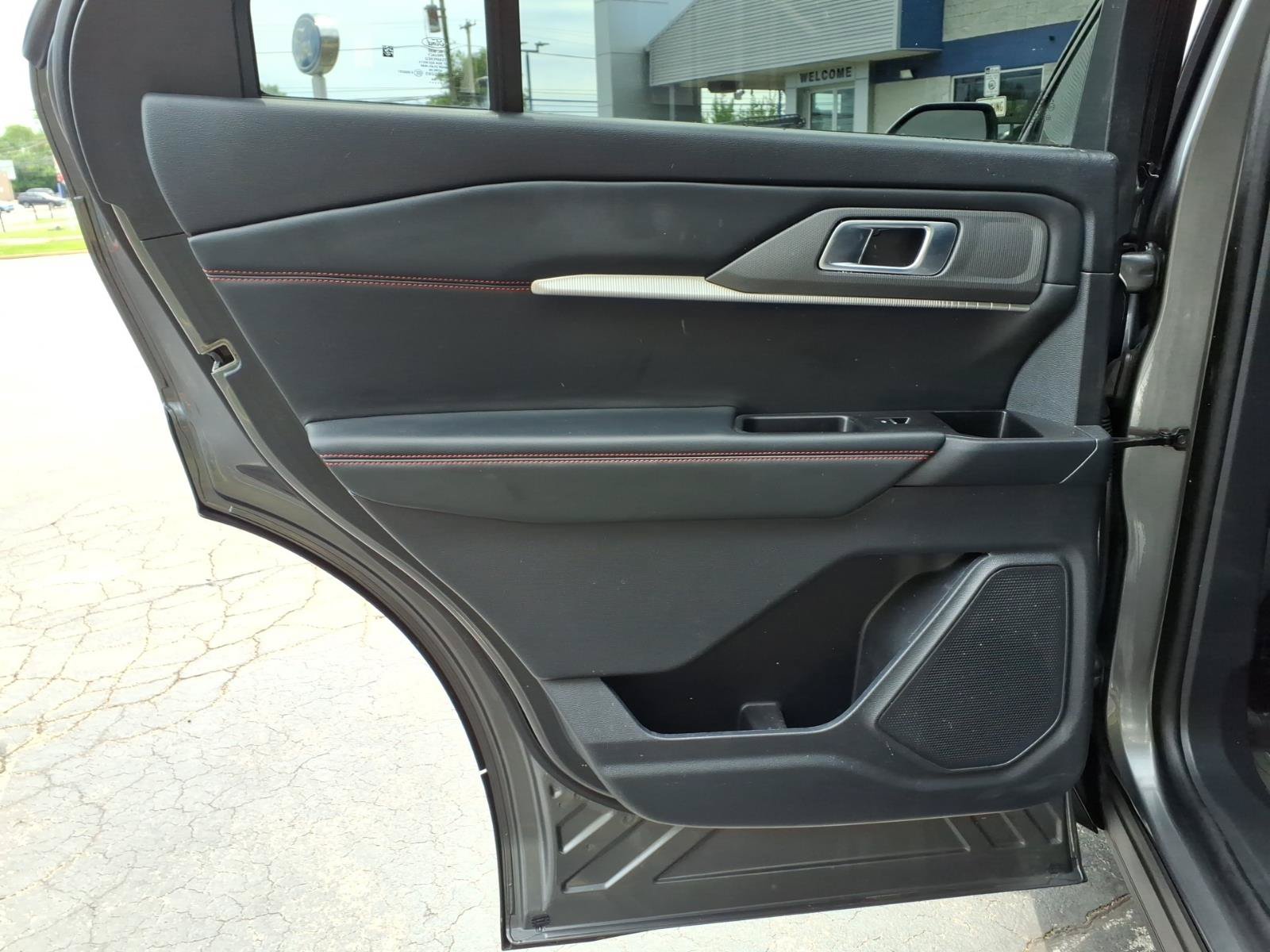 Certified 2025 Ford Explorer ST-Line w/ ST-Line Street Pack AWD/4WD image 13