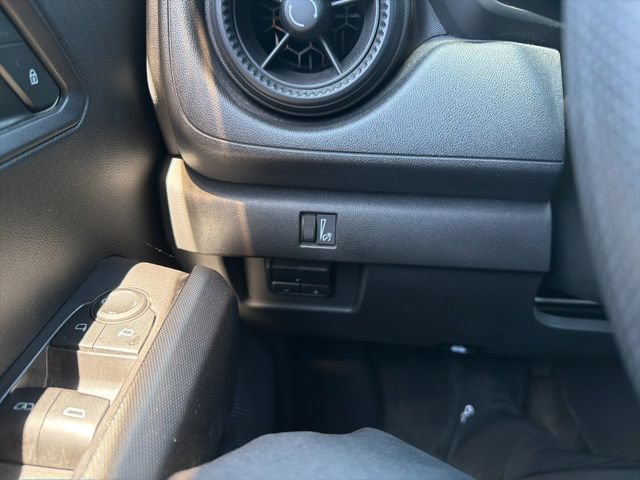 Used 2023 Chevrolet Colorado Trail Boss w/ LPO, Dark Essentials Package AWD/4WD image 17