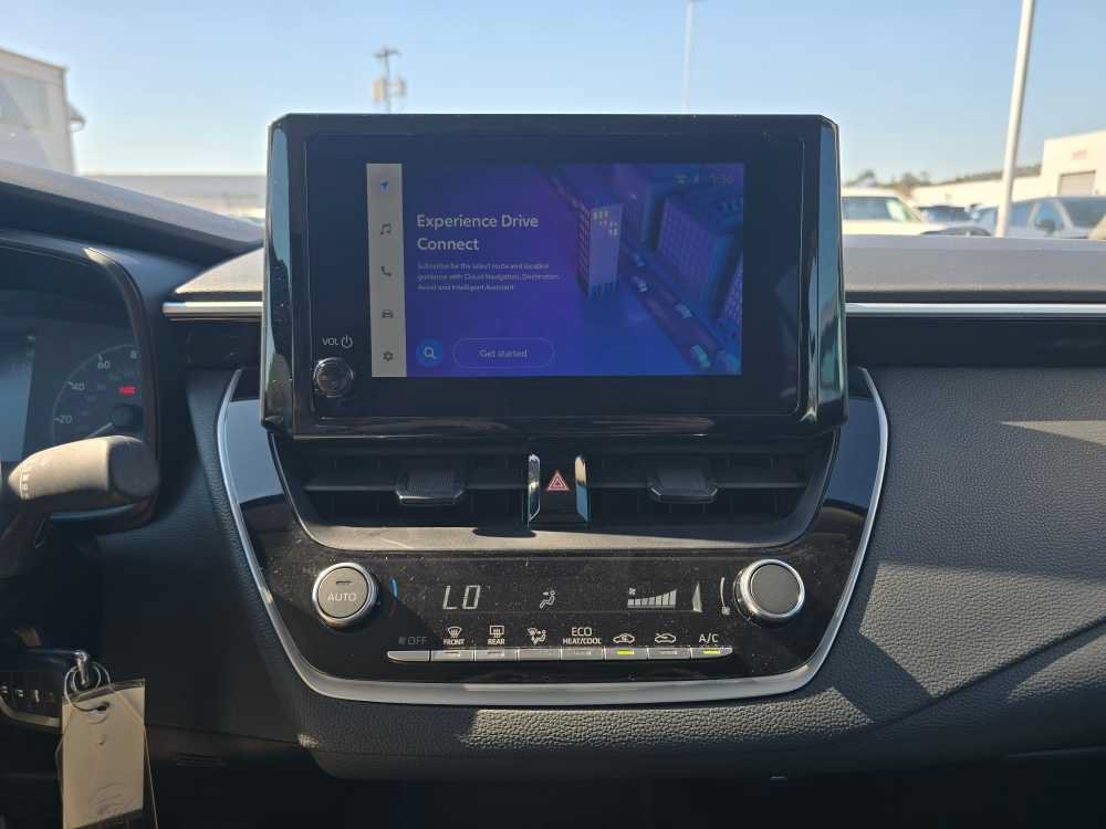 Used 2025 Toyota Corolla LE FWD image 12