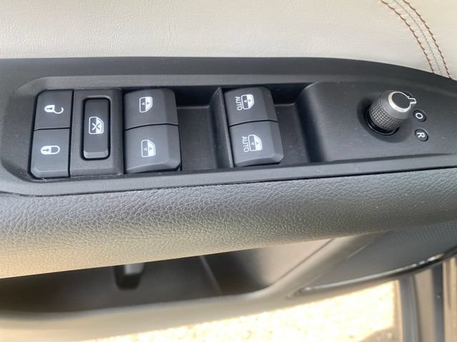 Used 2023 Jeep Compass Limited AWD/4WD image 15