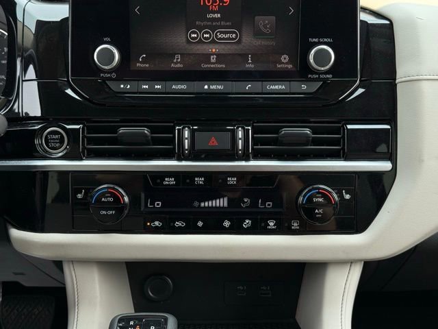 Used 2022 Nissan Pathfinder SV image 41