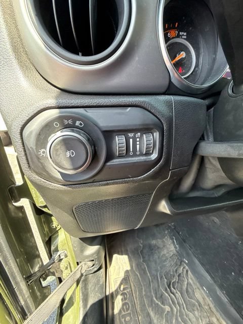 Used 2021 Jeep Wrangler Sport AWD/4WD image 12