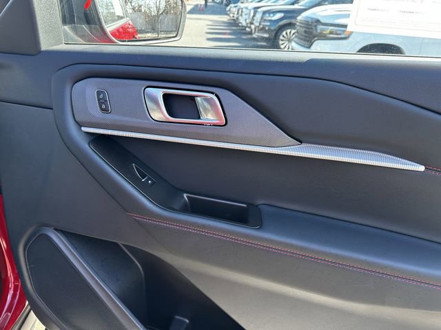 Certified 2025 Ford Explorer ST-Line w/ ST-Line Street Pack image 37