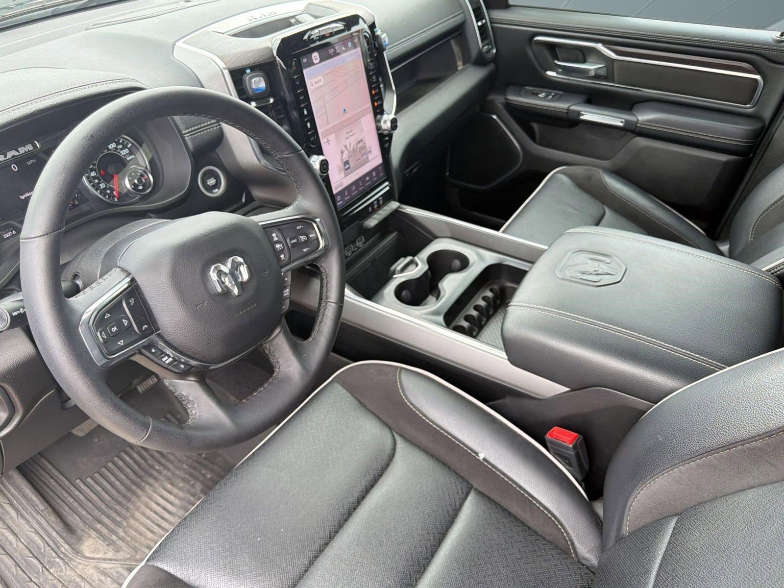 Used 2025 RAM 1500 Laramie w/ Sport Appearance Package AWD/4WD image 4