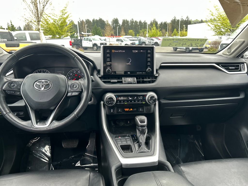 Used 2019 Toyota RAV4 XLE Premium w/ Cold Weather Package AWD/4WD image 7
