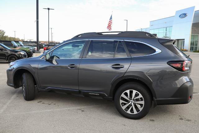 Used 2025 Subaru Outback Premium image 8