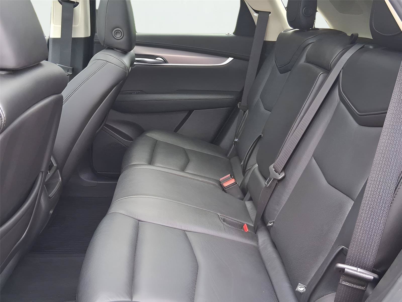 Used 2019 Cadillac XT5 Premium Luxury w/ Driver Assist Package FWD image 11