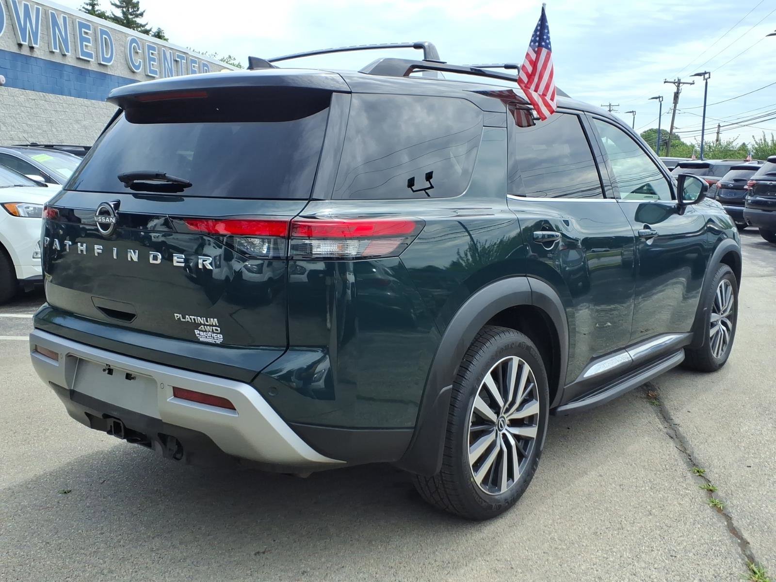 Used 2022 Nissan Pathfinder Platinum w/ Lighting Package (N93) AWD/4WD image 3