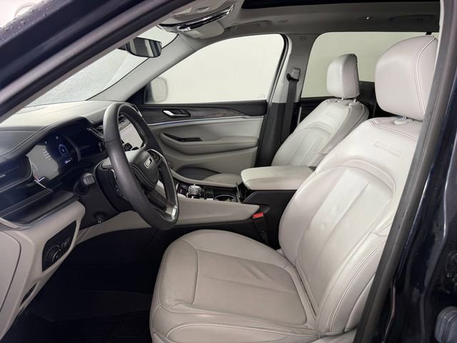 Used 2023 Jeep Grand Cherokee L Overland w/ Rear Seat Video Group I image 13