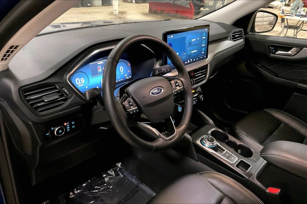 Certified 2023 Ford Escape Platinum AWD/4WD image 13