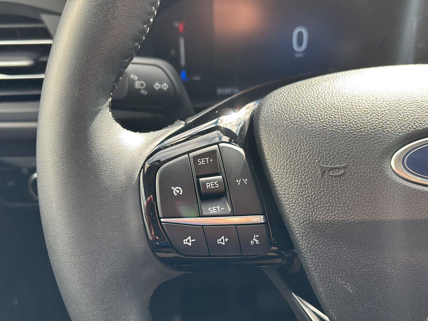 Certified 2023 Ford Escape Active AWD/4WD image 18