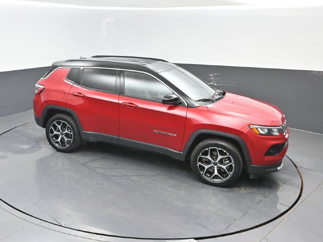 Used 2025 Jeep Compass Limited AWD/4WD image 18
