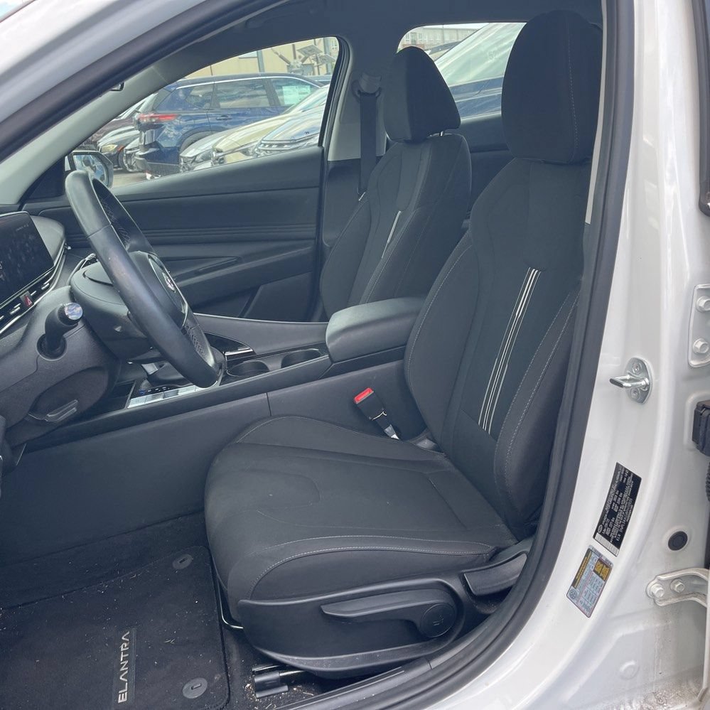 Used 2023 Hyundai Elantra SEL w/ Convenience Package FWD image 12