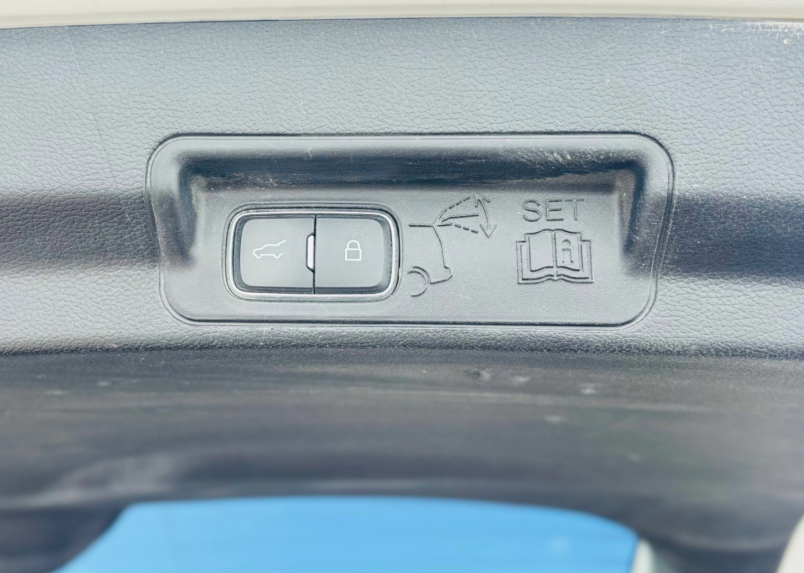 Certified 2020 Ford Explorer Limited image 13