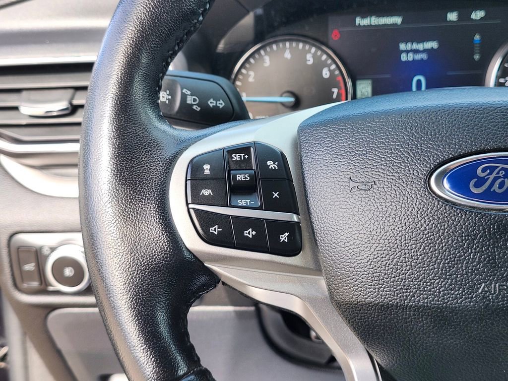 Certified 2022 Ford Explorer XLT w/ Equipment Group 202A image 31