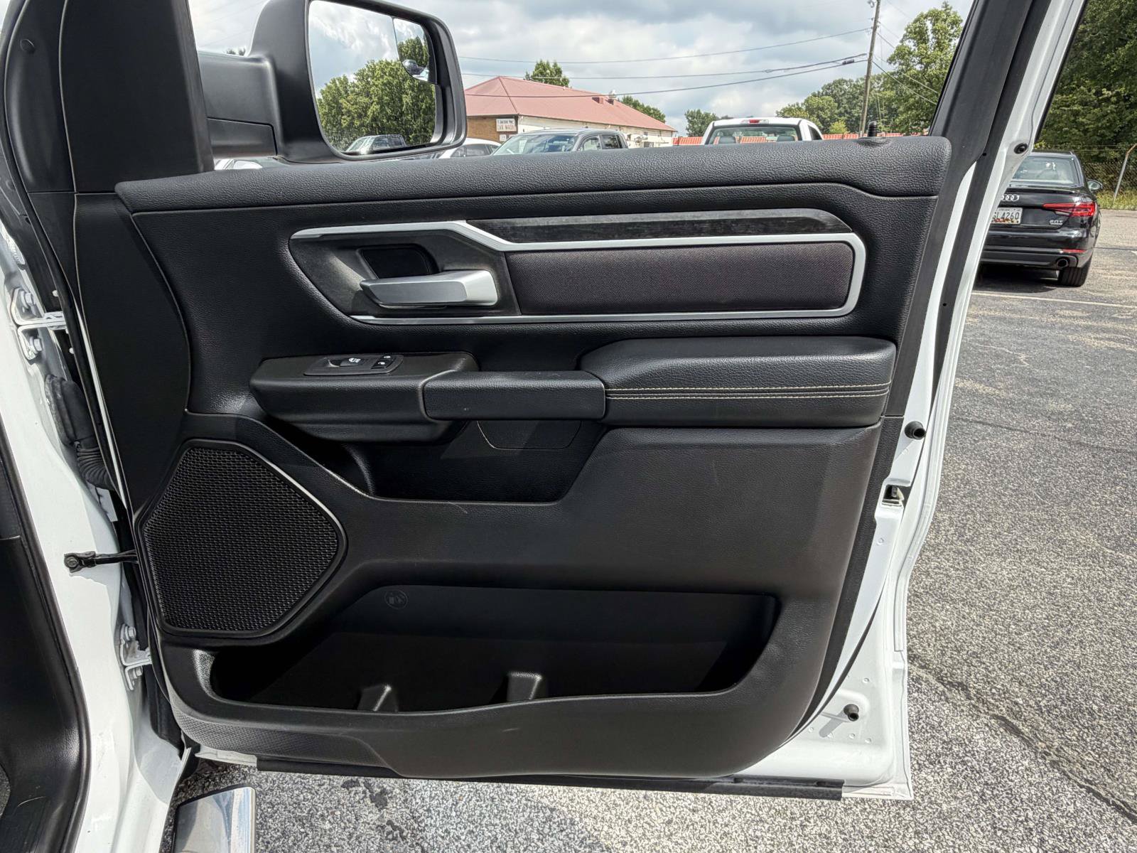 Used 2023 RAM 1500 Big Horn AWD/4WD image 30