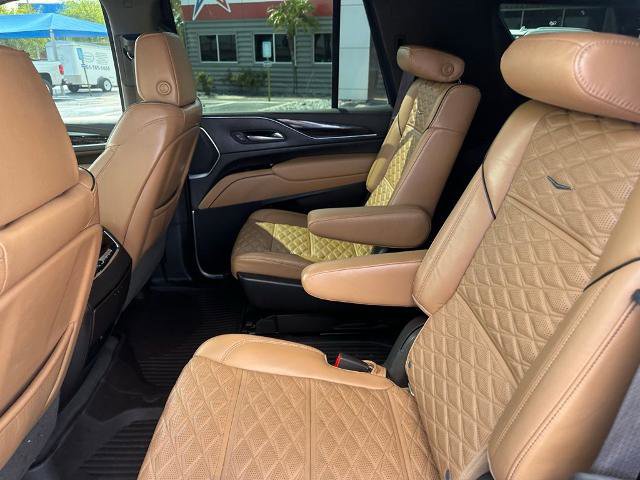 Used 2021 Cadillac Escalade Premium Luxury w/ Driver Assist Tech Package image 17