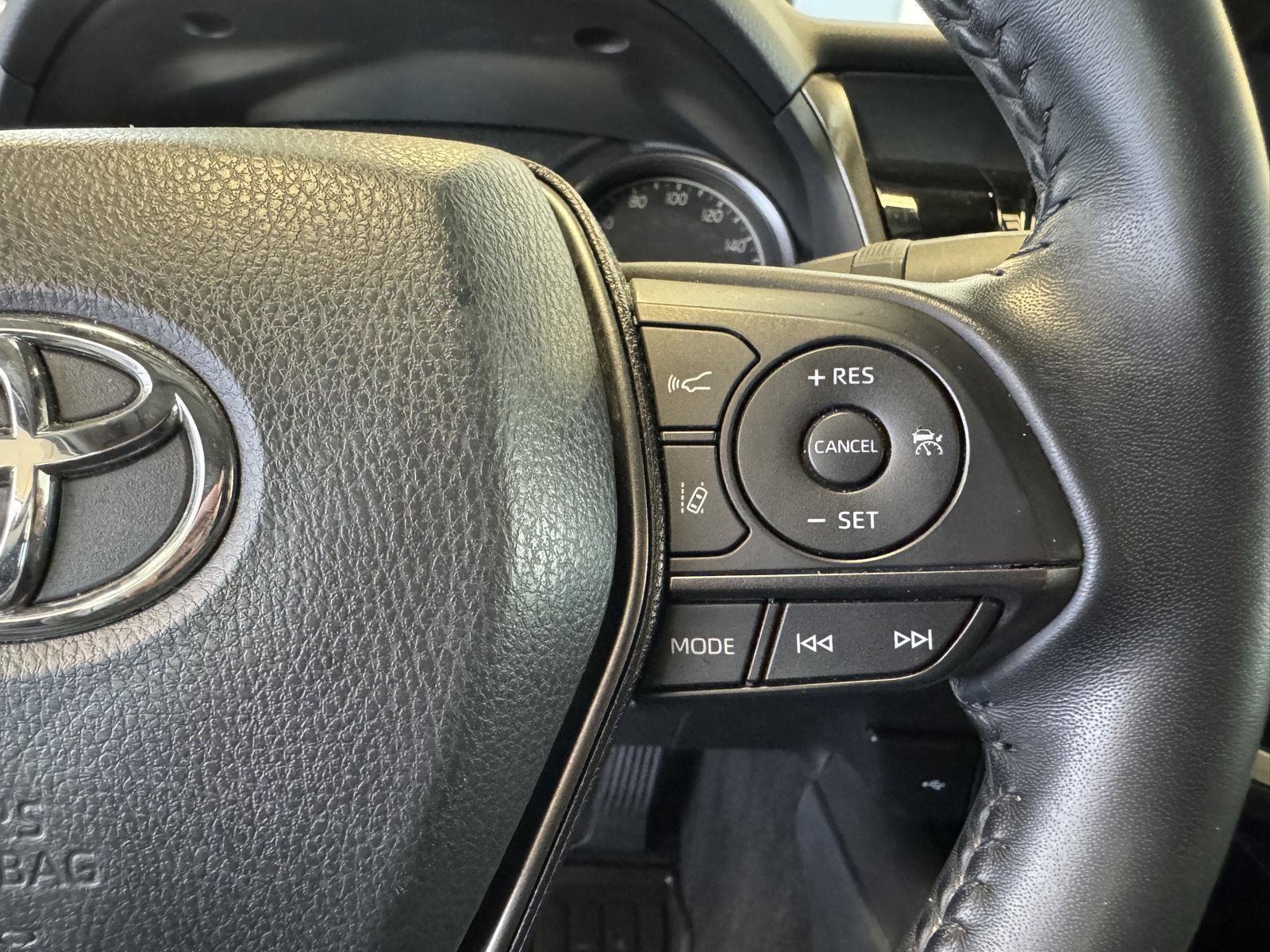 Used 2022 Toyota Camry SE image 15