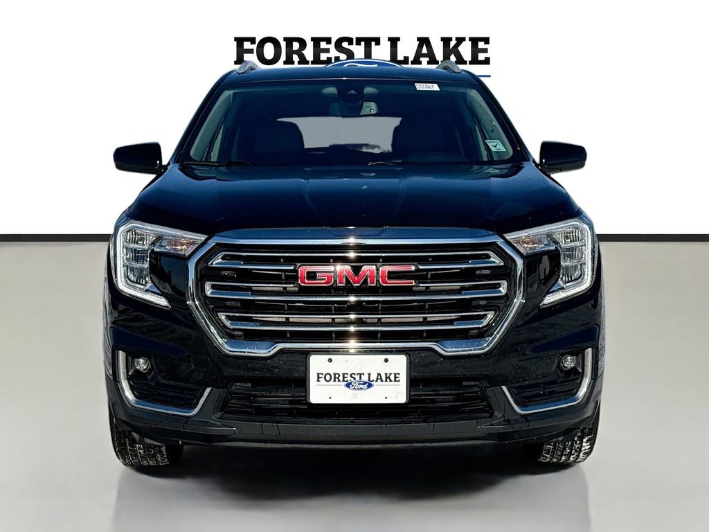Used 2024 GMC Terrain SLT image 2