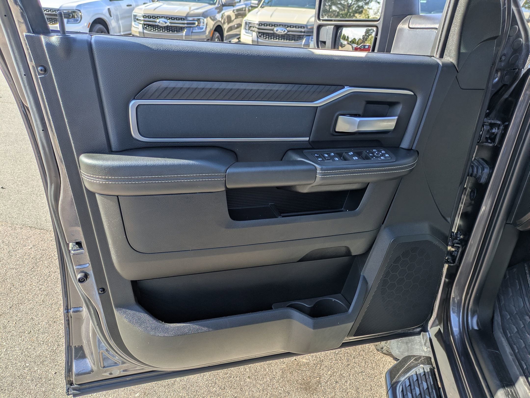 Used 2025 RAM 2500 Big Horn AWD/4WD image 14