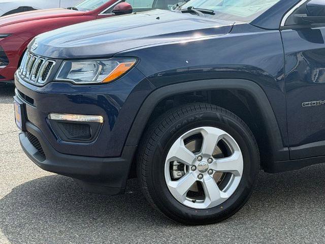 Used 2018 Jeep Compass Latitude w/ Cold Weather Group AWD/4WD image 18