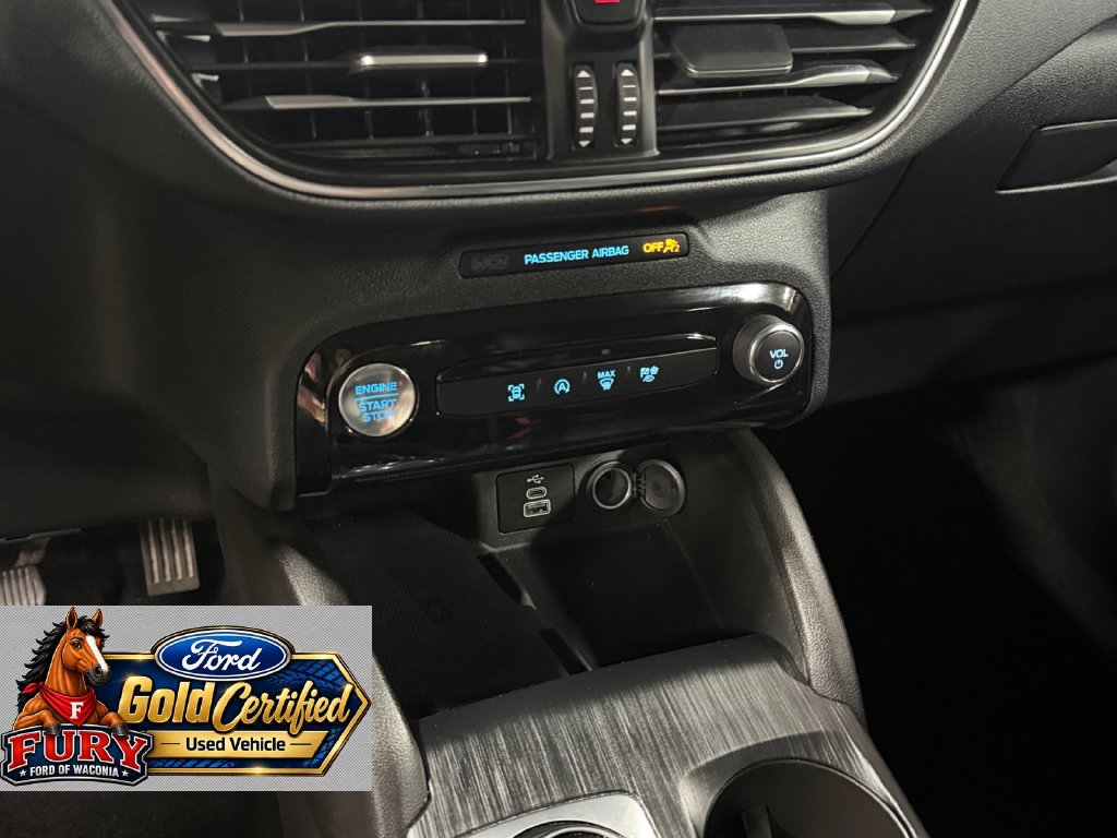 Certified 2025 Ford Escape Platinum AWD/4WD image 33