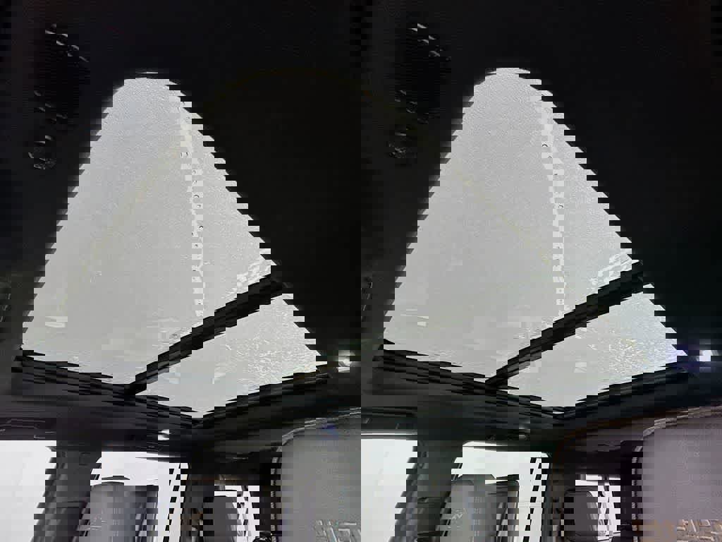 Used 2021 Chevrolet Suburban High Country image 32