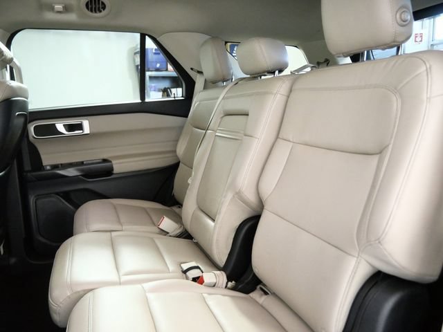 Certified 2020 Ford Explorer XLT w/ Equipment Group 202A AWD/4WD image 15