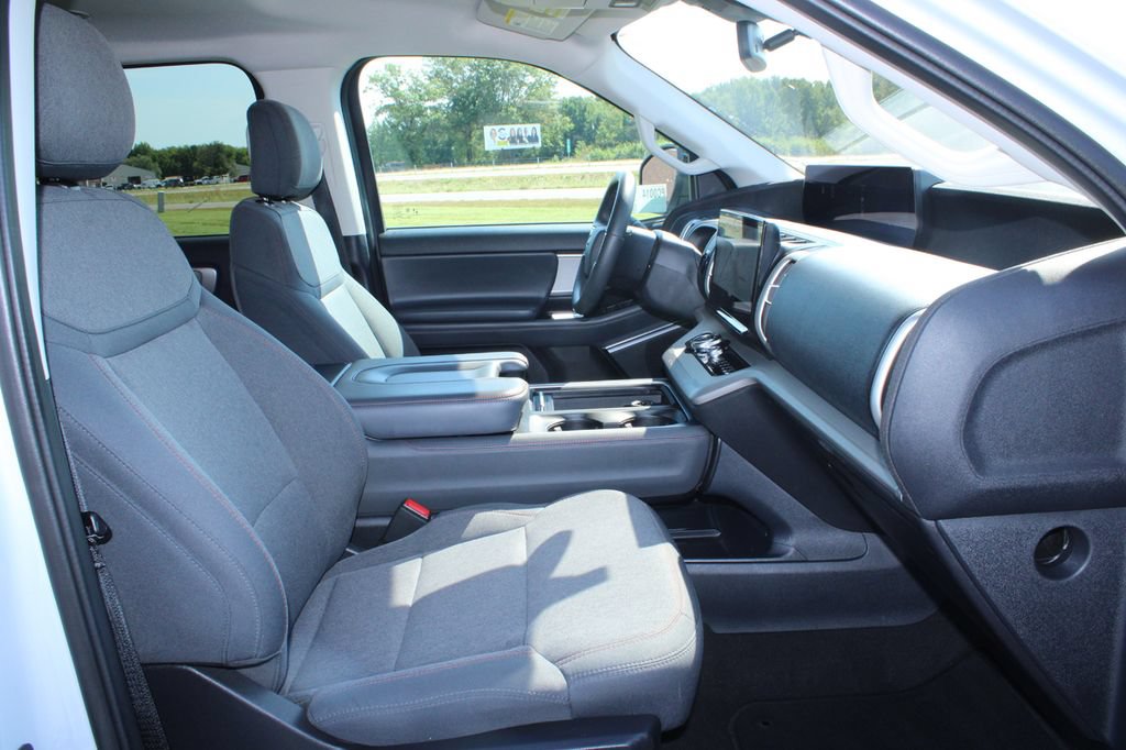 Certified 2025 Ford Expedition Active AWD/4WD image 39