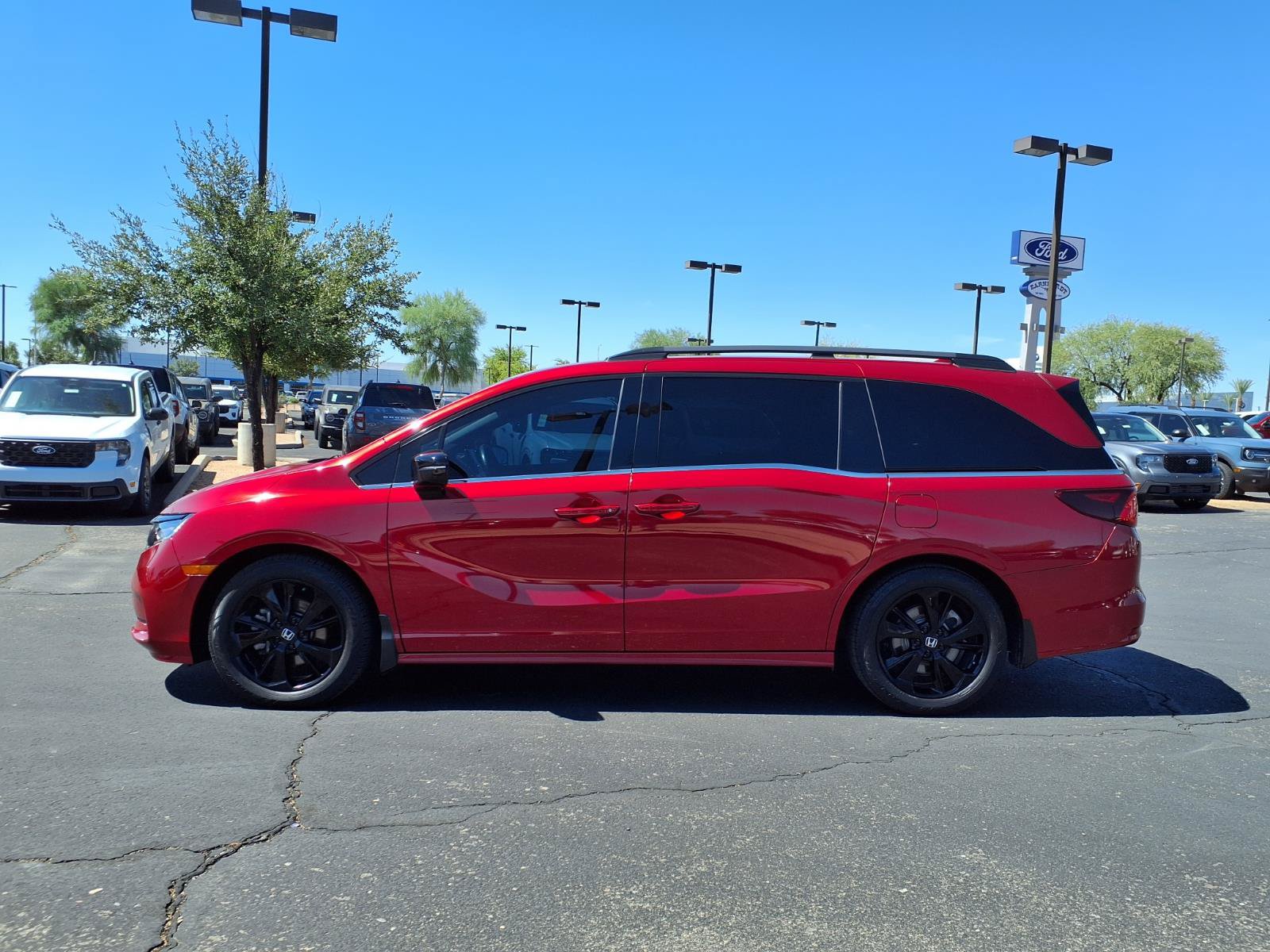 Used 2023 Honda Odyssey Sport image 3