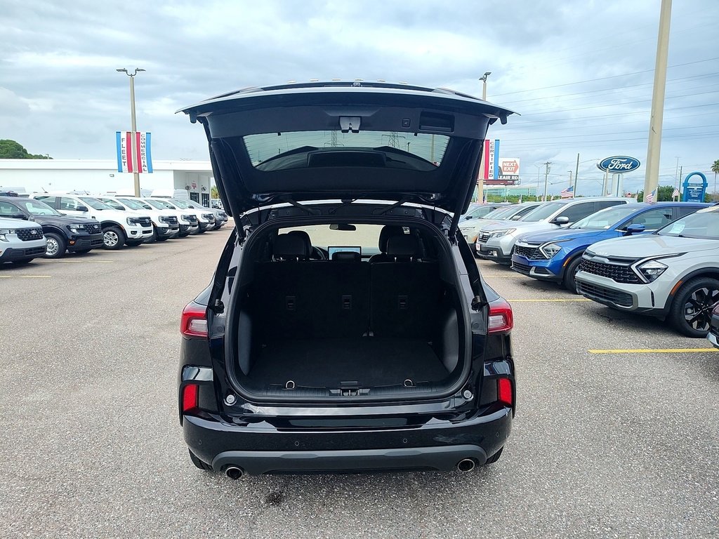 Certified 2023 Ford Escape ST-Line w/ Tech Pack #1 image 8