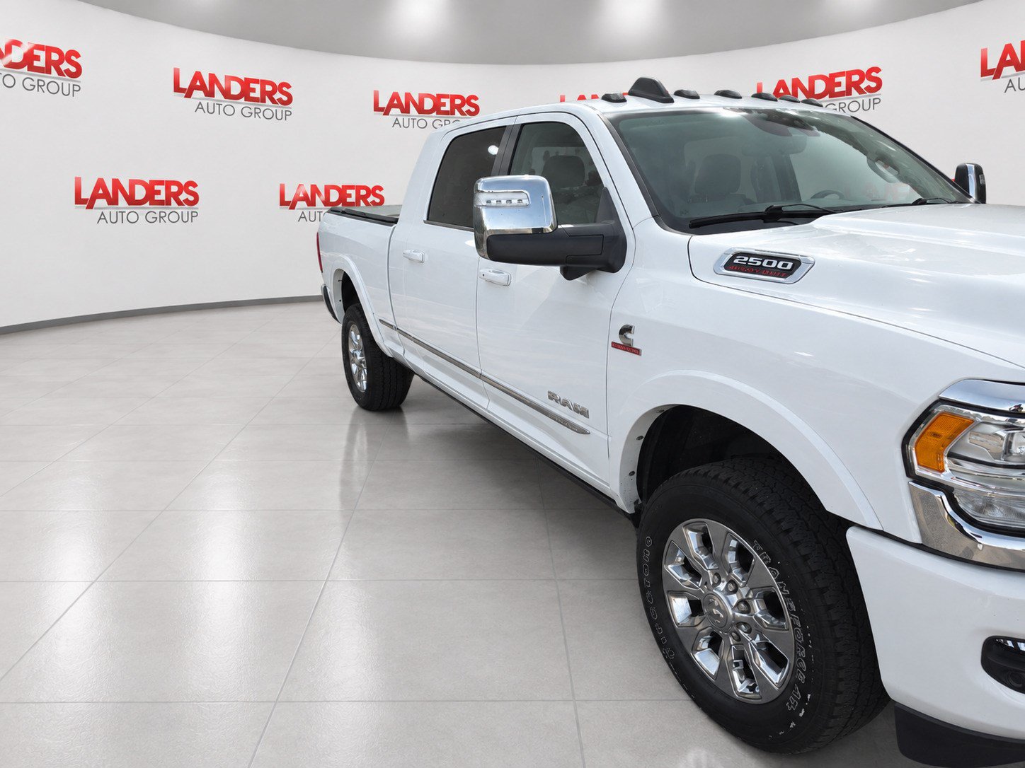 Used 2023 RAM 2500 Limited AWD/4WD image 3