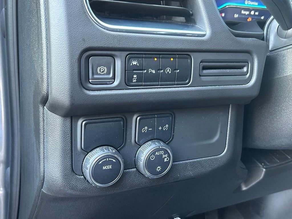 Used 2023 Chevrolet Suburban LT image 36