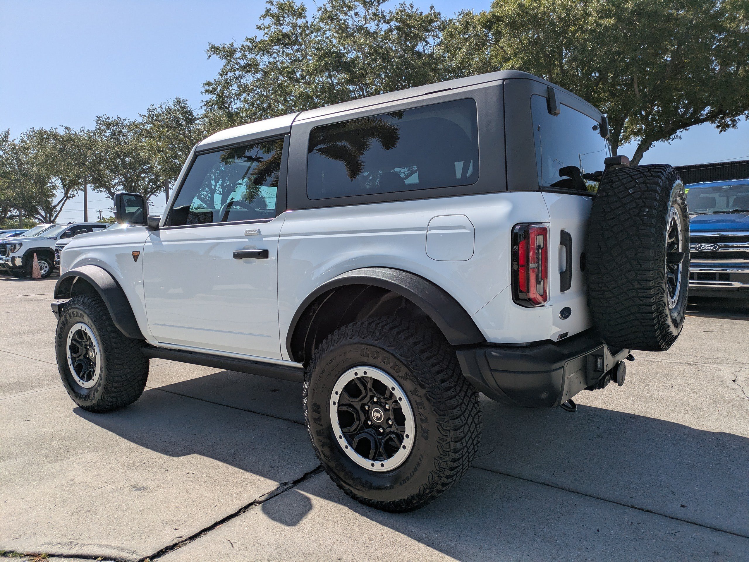 Certified 2023 Ford Bronco Badlands w/ Sasquatch Package AWD/4WD image 6