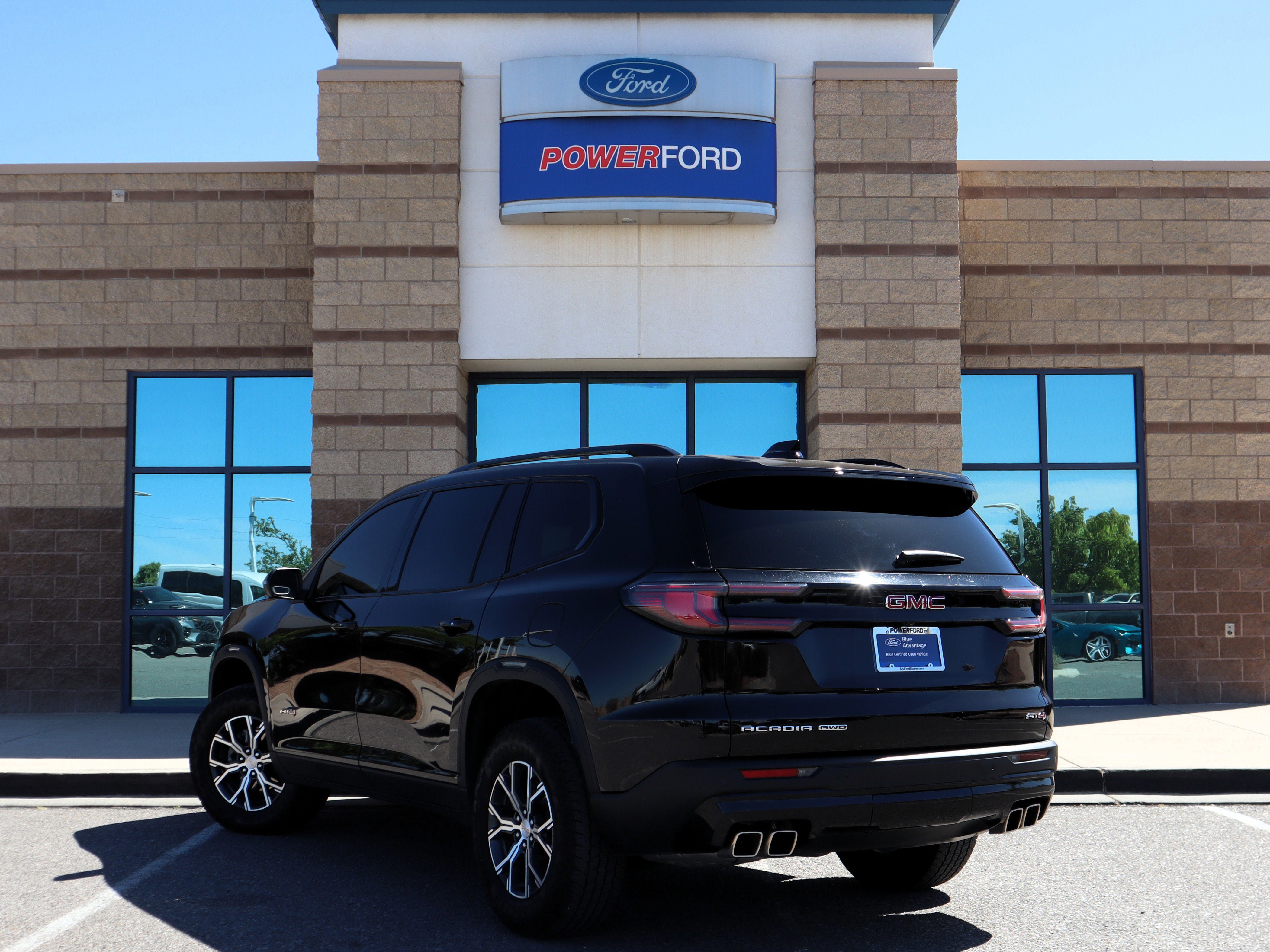Used 2024 GMC Acadia AT4 w/ Luxury Package AWD/4WD image 3