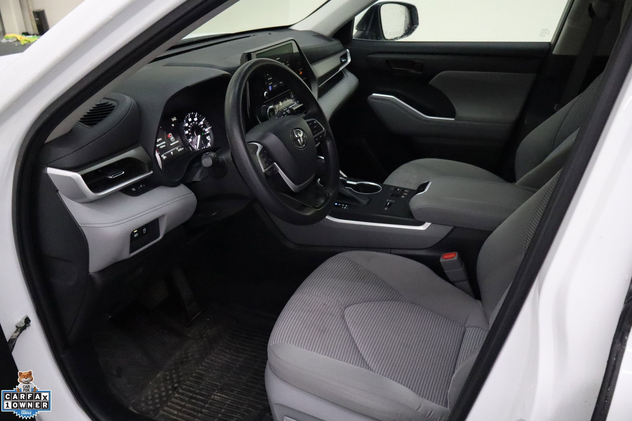 Used 2023 Toyota Highlander L image 23