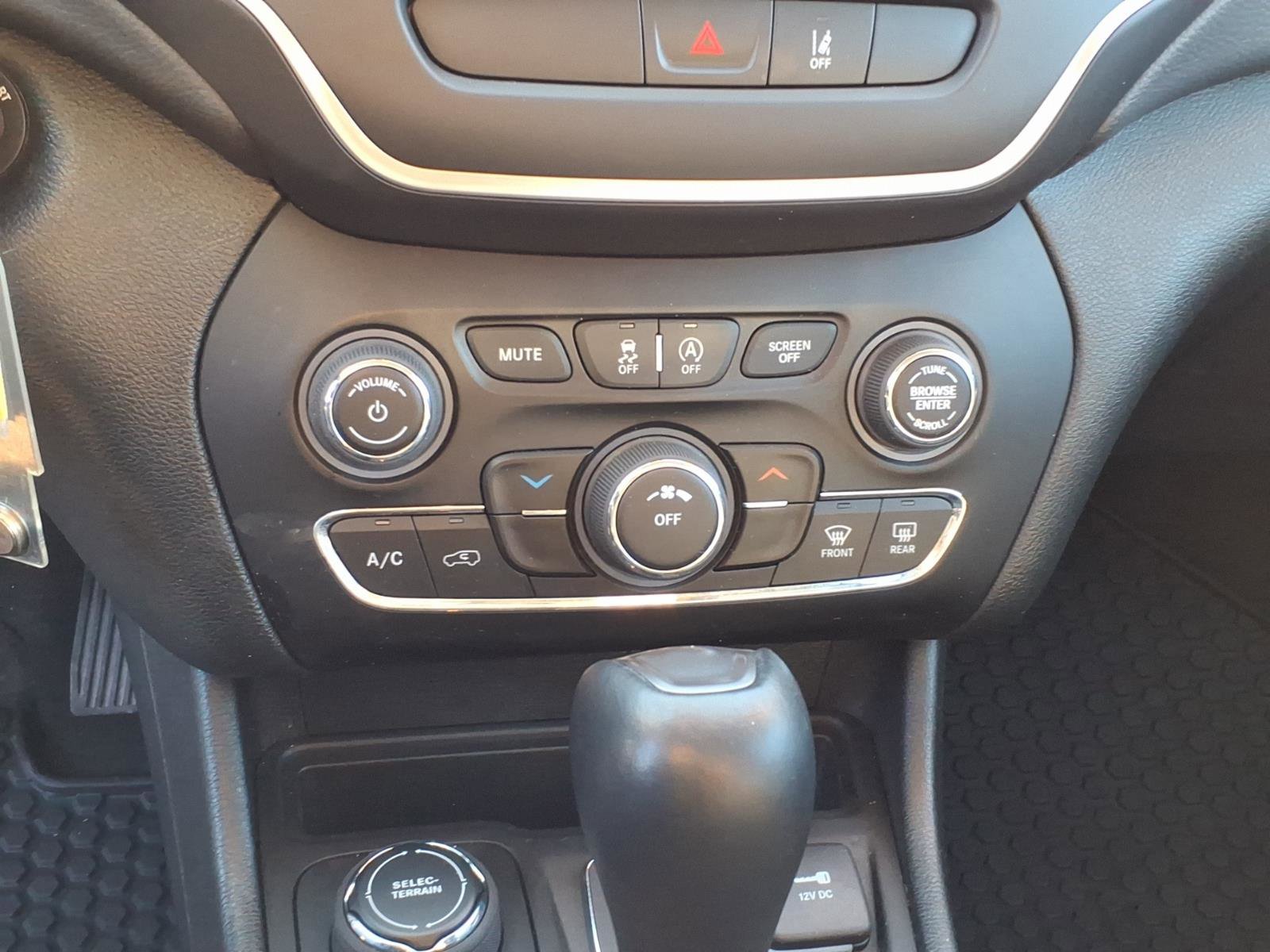 Used 2022 Jeep Cherokee Latitude image 19