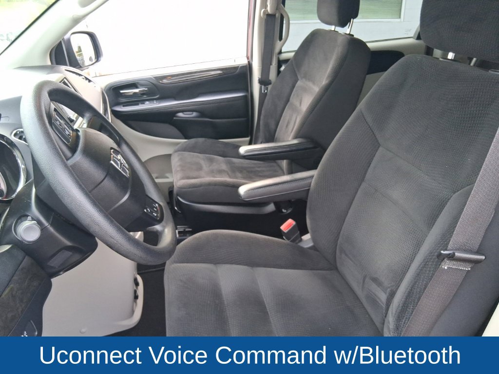 Used 2019 Dodge Grand Caravan SE w/ UConnect Hands-Free Group FWD image 11