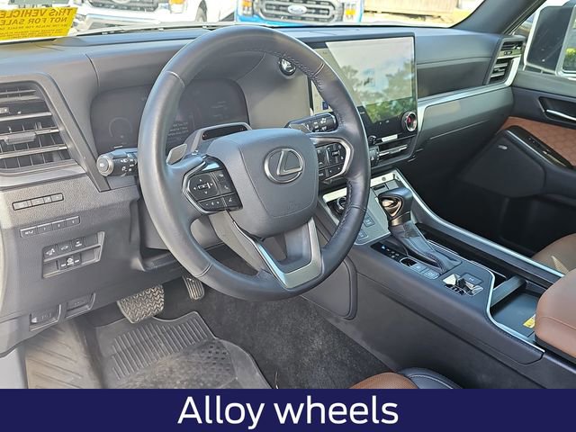Used 2025 Lexus GX 550 w/ Accessory Package (2T) AWD/4WD image 19