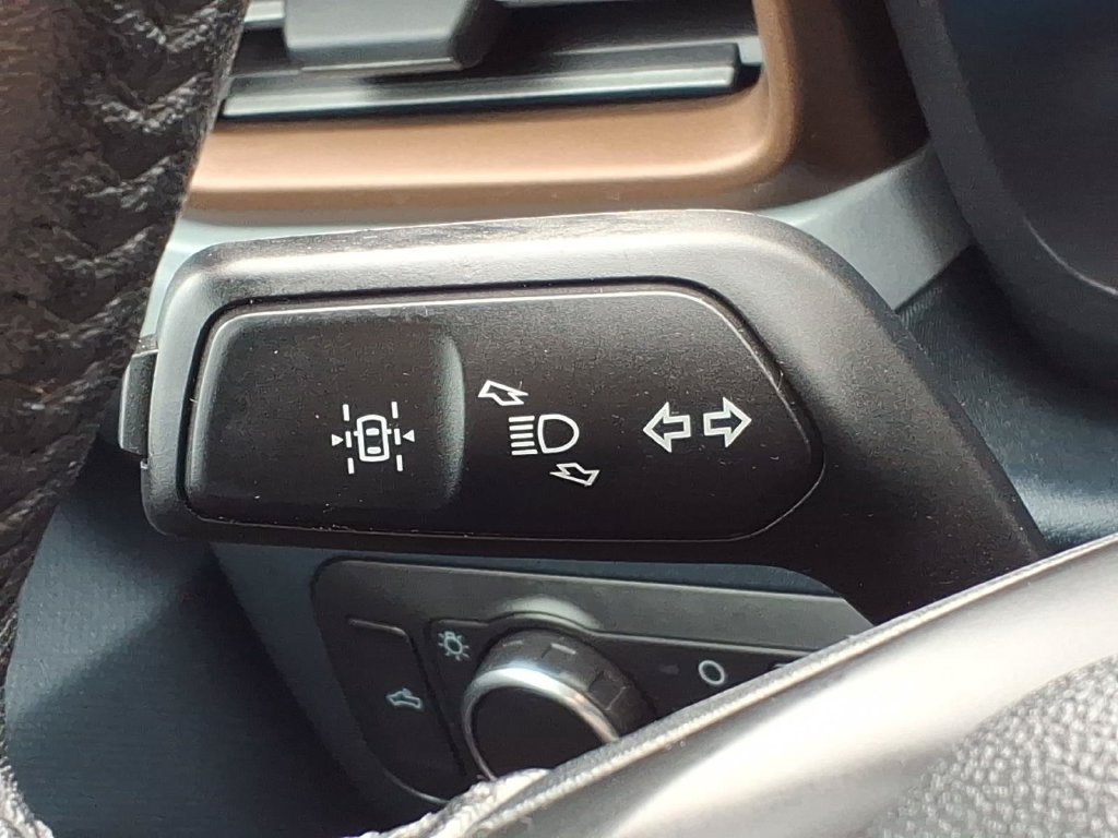 Certified 2022 Ford Maverick Lariat w/ Lariat Luxury Package AWD/4WD image 25