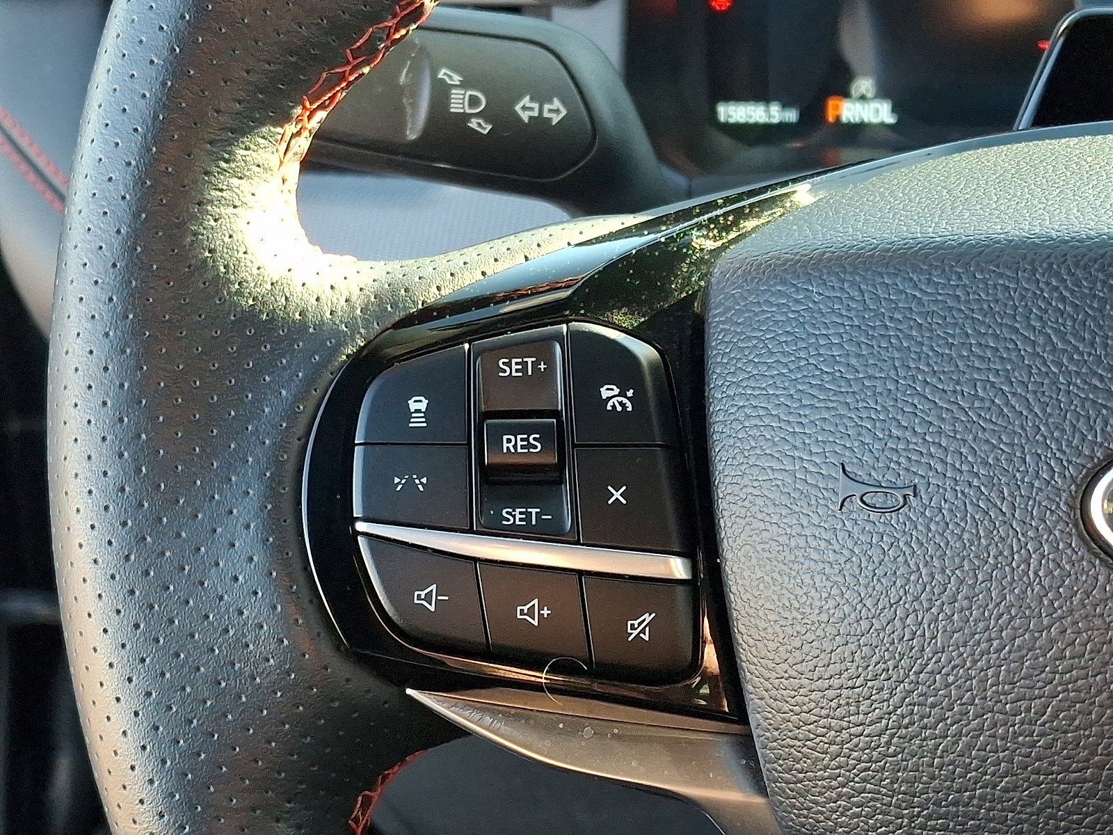 Certified 2025 Ford Explorer ST-Line w/ ST-Line Street Pack image 19