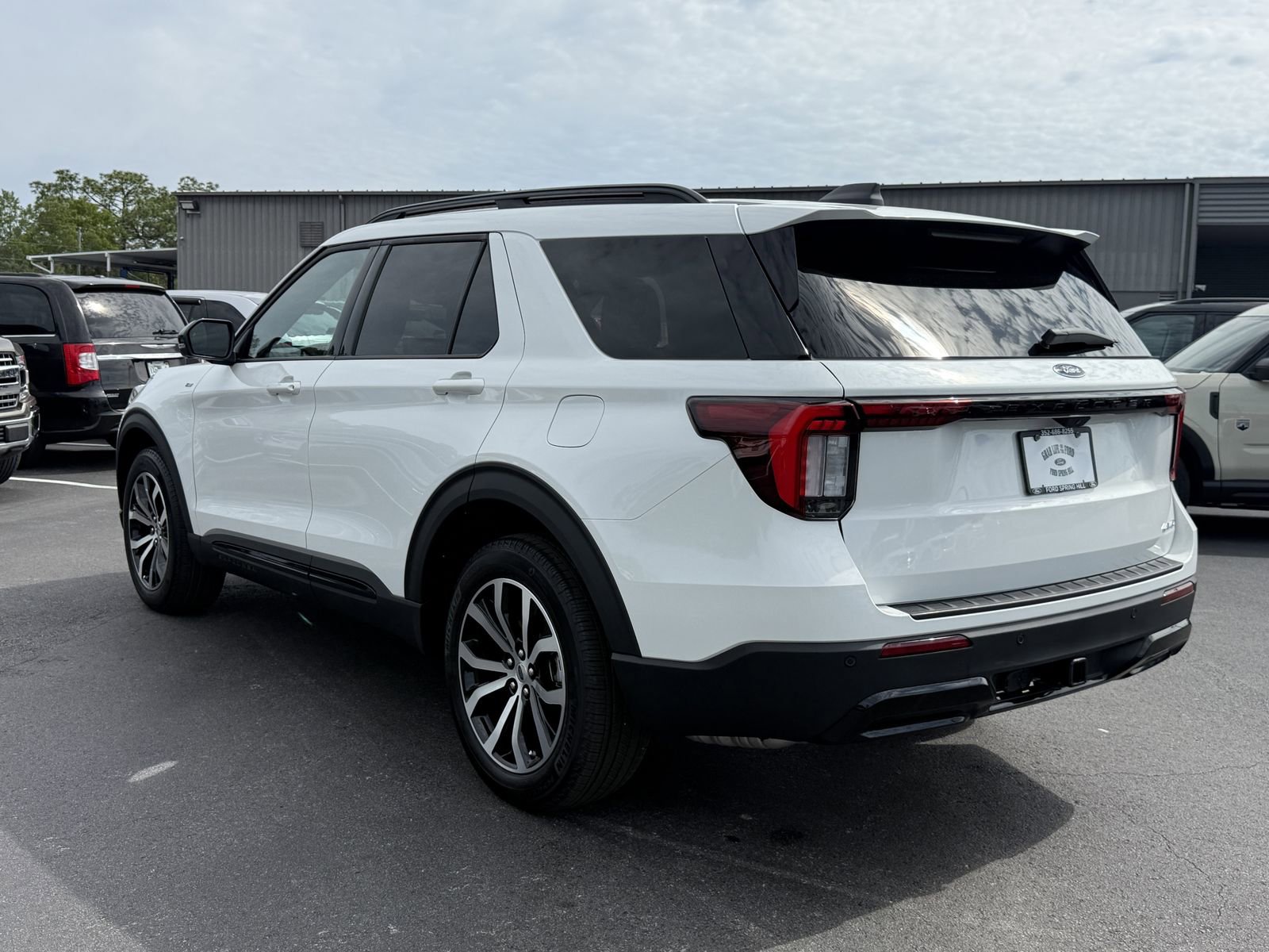 Certified 2025 Ford Explorer ST-Line AWD/4WD image 6