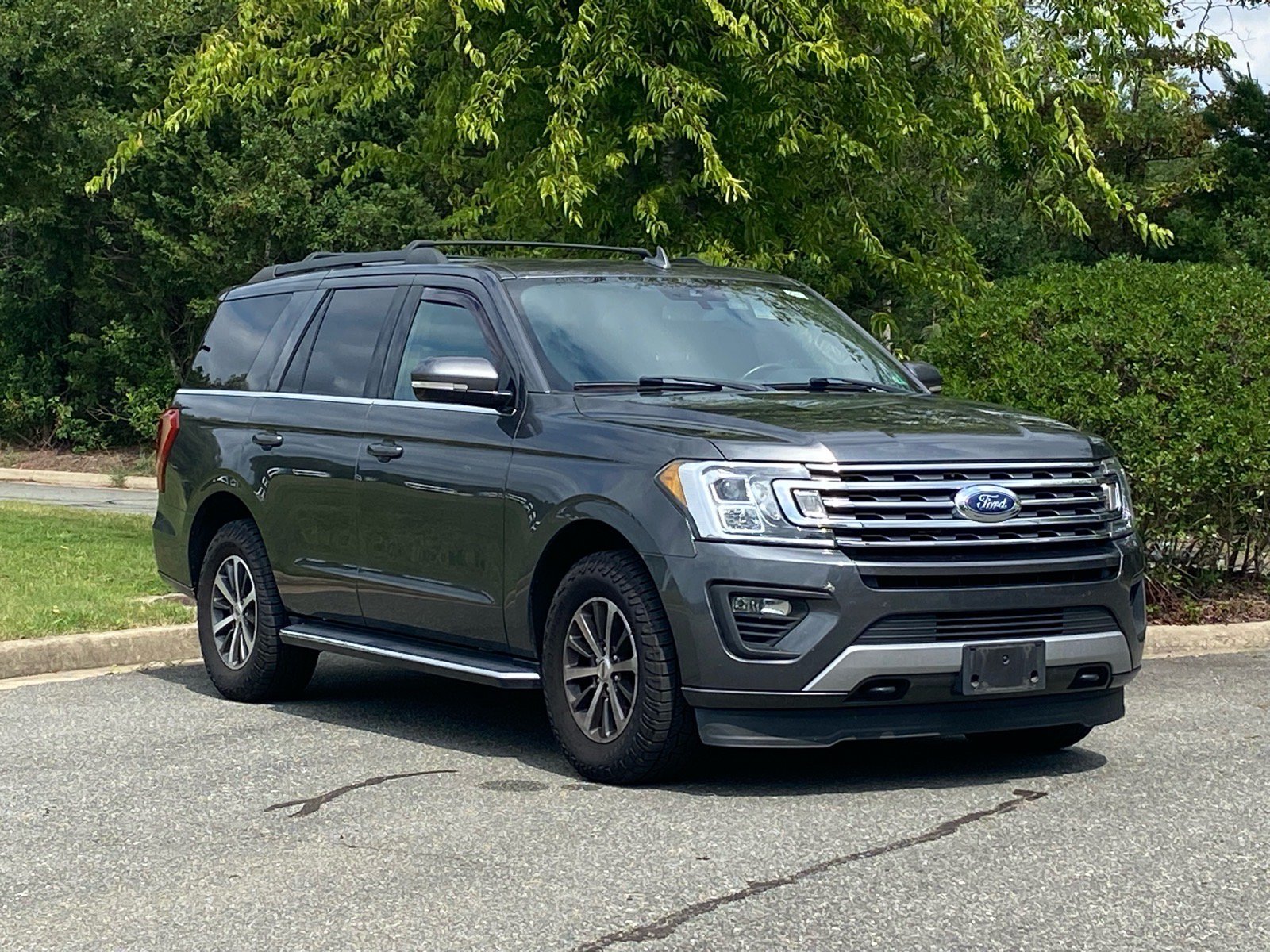 Certified 2020 Ford Expedition XLT w/ Equipment Group 202A AWD/4WD image 2
