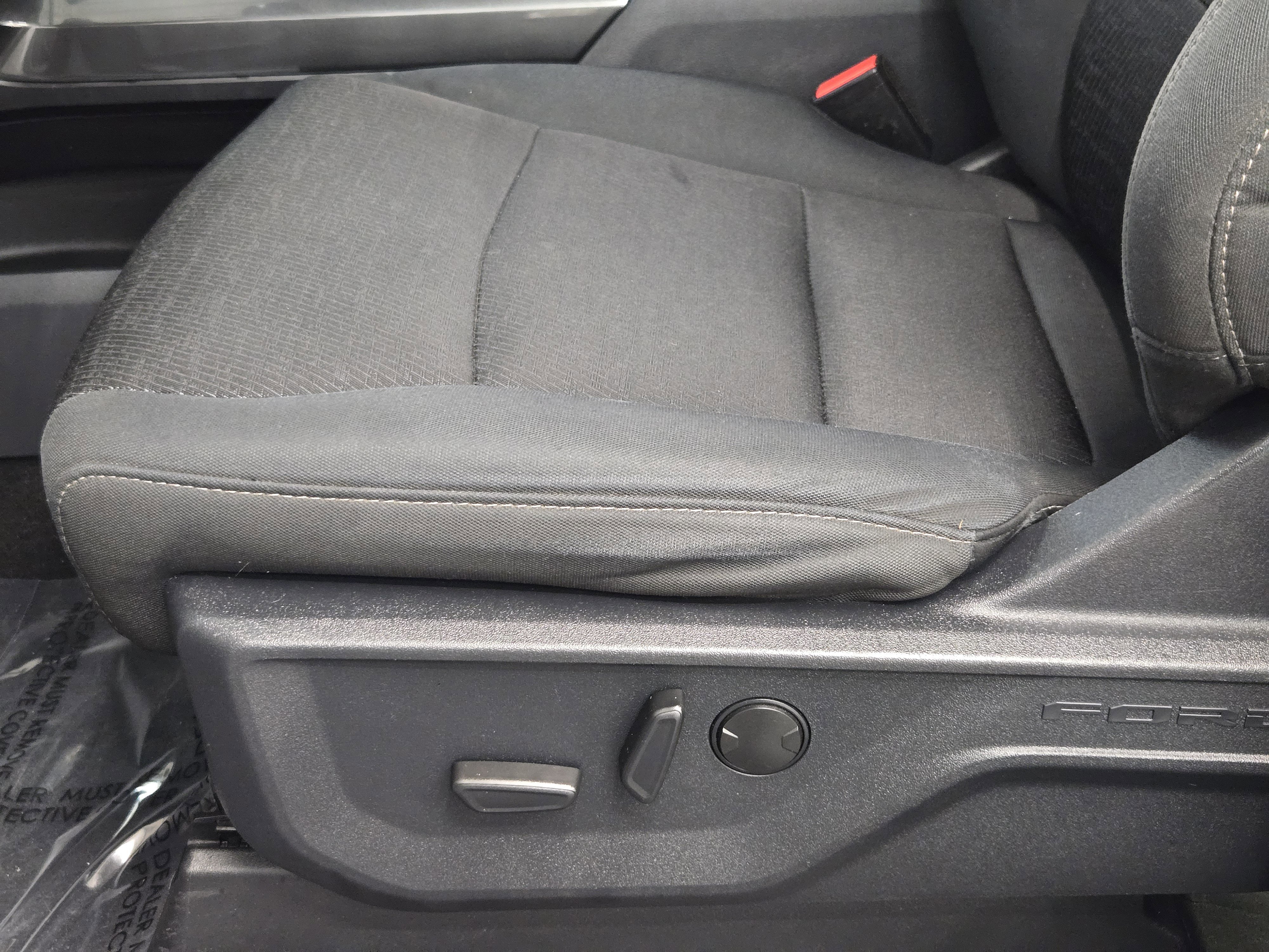 Certified 2022 Ford F150 XLT w/ Equipment Group 302A High image 31