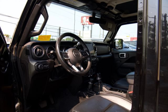 Used 2019 Jeep Wrangler Unlimited Sahara w/ Dual Top Group AWD/4WD image 13