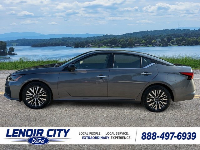 Used 2025 Nissan Altima 2.5 SV FWD image 6