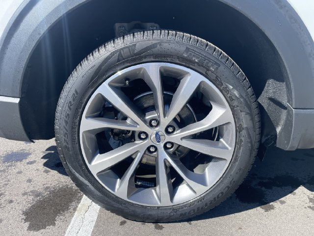 Certified 2025 Ford Explorer Platinum w/ Ultimate Package AWD/4WD image 12