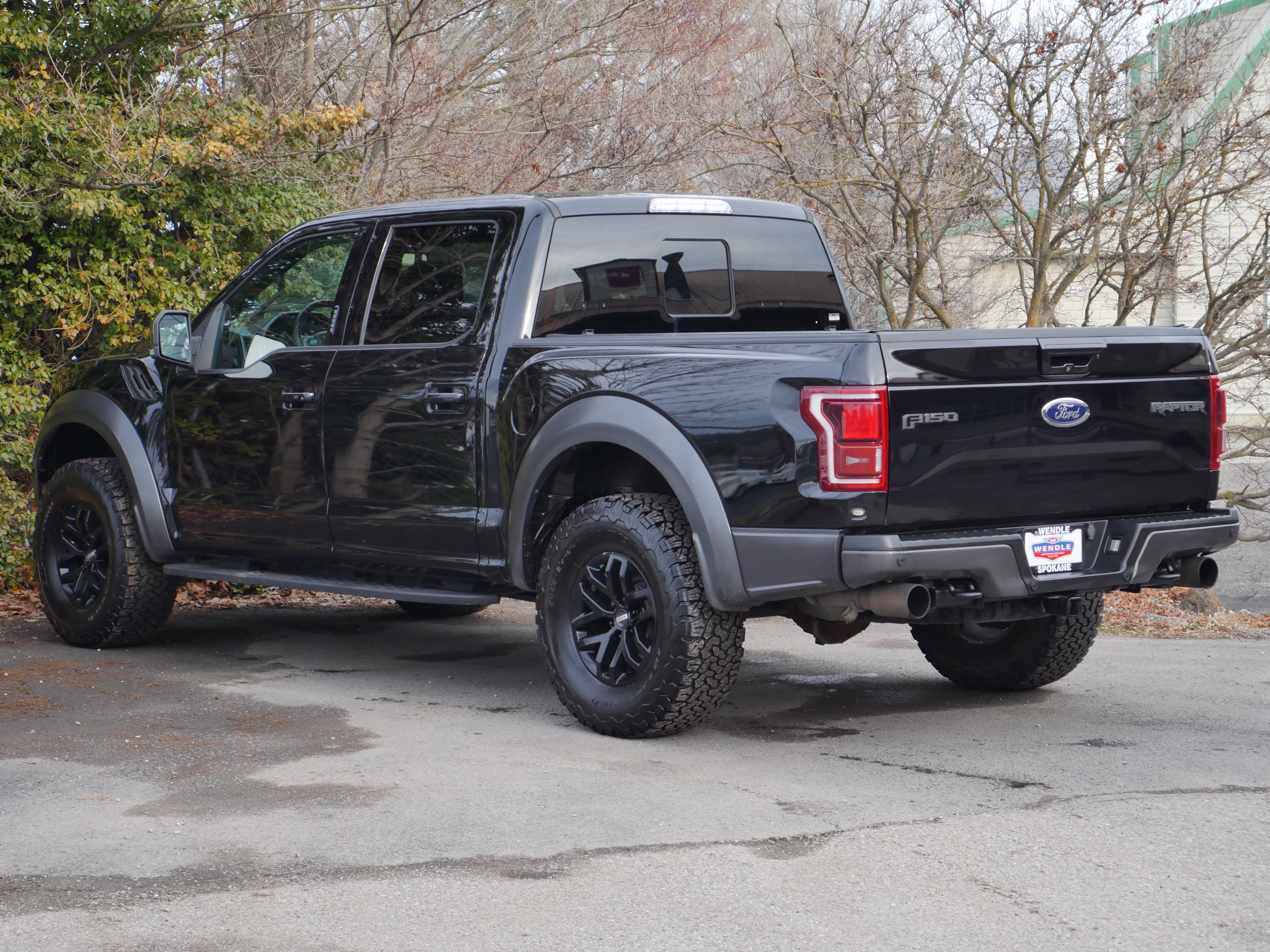 Certified 2017 Ford F150 Raptor w/ Equipment Group 802A Luxury image 4