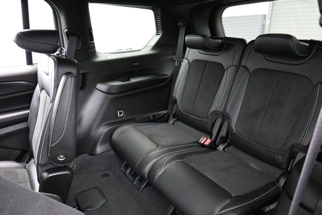 Used 2023 Jeep Grand Cherokee L Altitude AWD/4WD image 28
