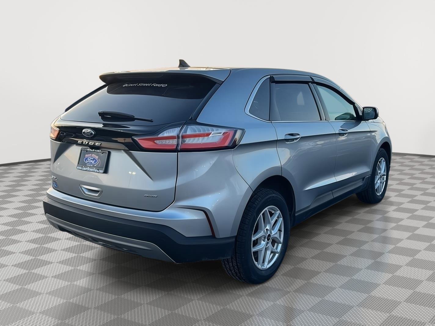 Certified 2024 Ford Edge SEL w/ Convenience Package image 5